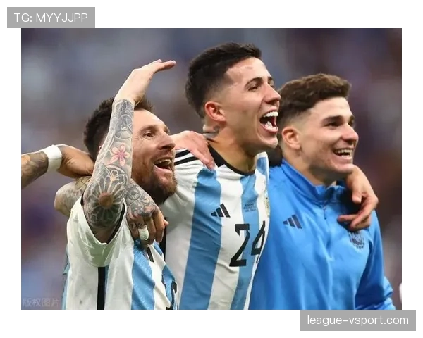 恩佐·费尔南德斯家里冰箱贴都是欧冠奖杯形状的