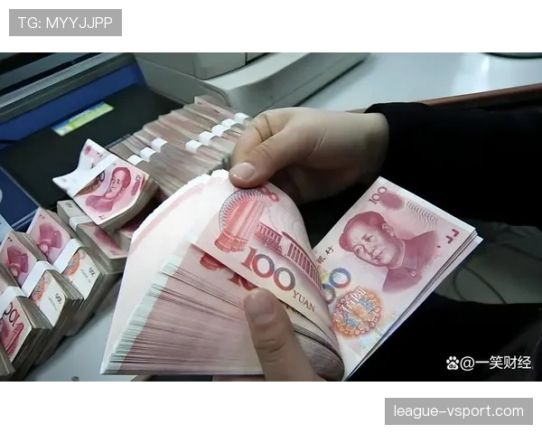 邹敬园家里摆满奖杯，电费比普通人月薪还高